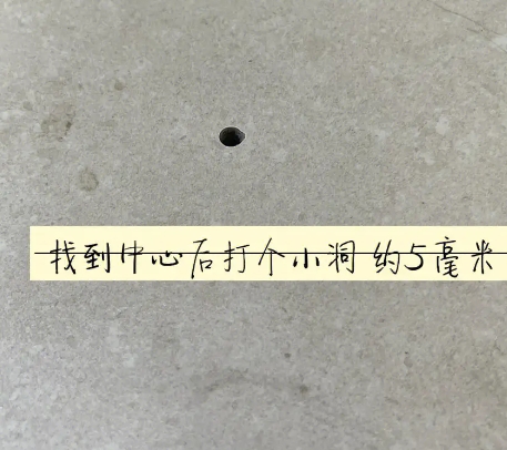 黄山瓷砖空鼓维修公司专业解答在瓷砖铺贴过程中，如果砂料搅拌不均匀，将会带来以下问题