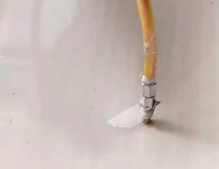 黄山瓷砖空鼓维修公司专业解答在瓷砖铺贴过程中，如果使用的砂料过粗（如全部使用了粗砂），可能会导致以下问题